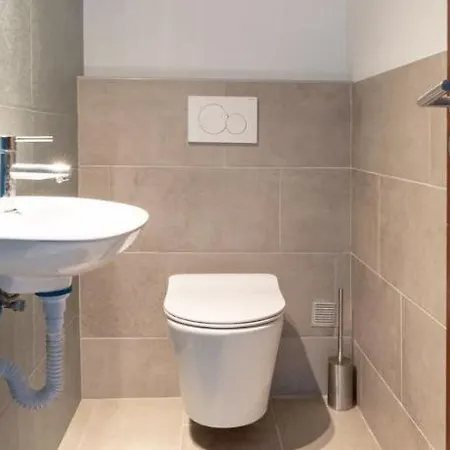 #053 Fully Equiped With Pool, 350 Mts Apartamento Albufeira